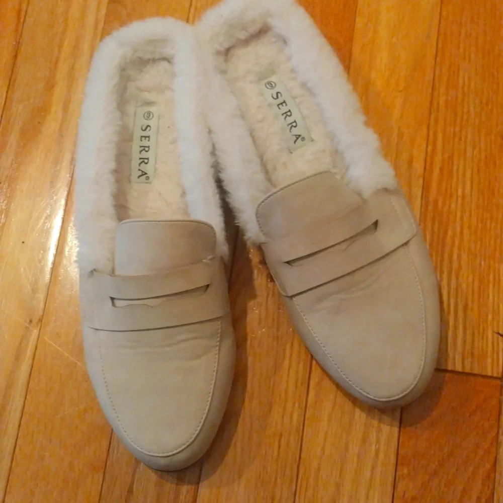 --Serra soft fluffy lined flat rubber sole penny loafers/indoor outdoor slip ons